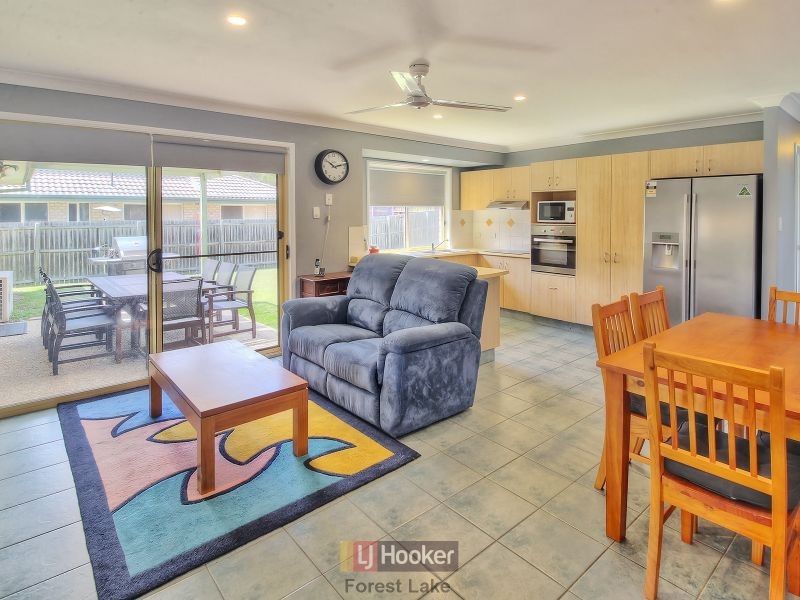 23 Bullen Circuit, Forest Lake QLD 4078