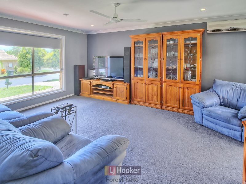 23 Bullen Circuit, Forest Lake QLD 4078