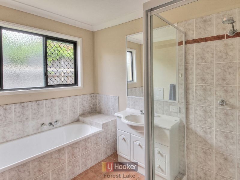 1 Carolina Parade, Forest Lake QLD 4078