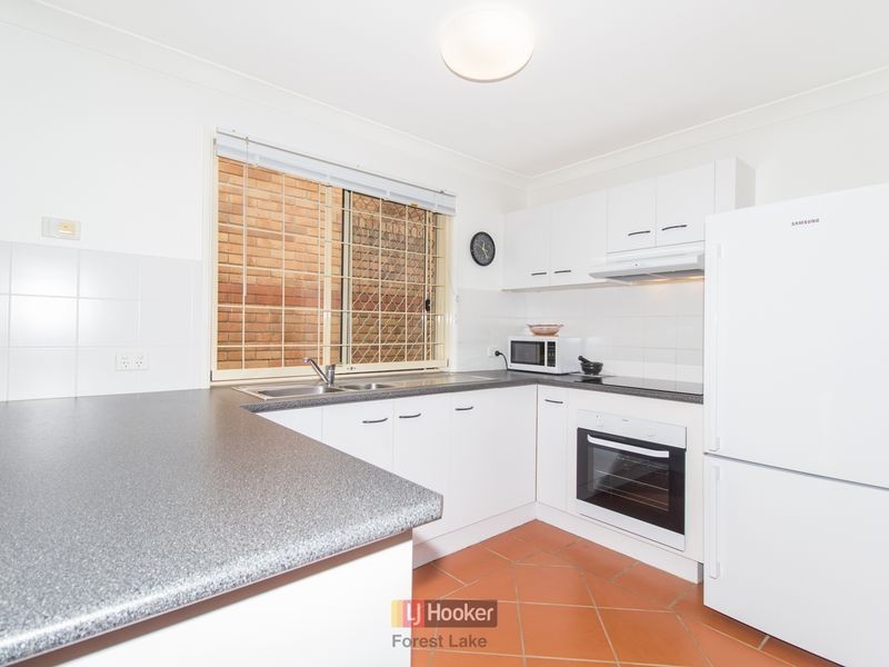 1 Honeysuckle Place, Forest Lake QLD 4078