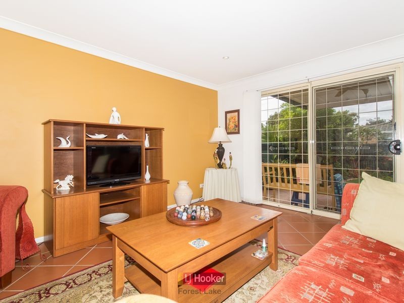 1 Honeysuckle Place, Forest Lake QLD 4078