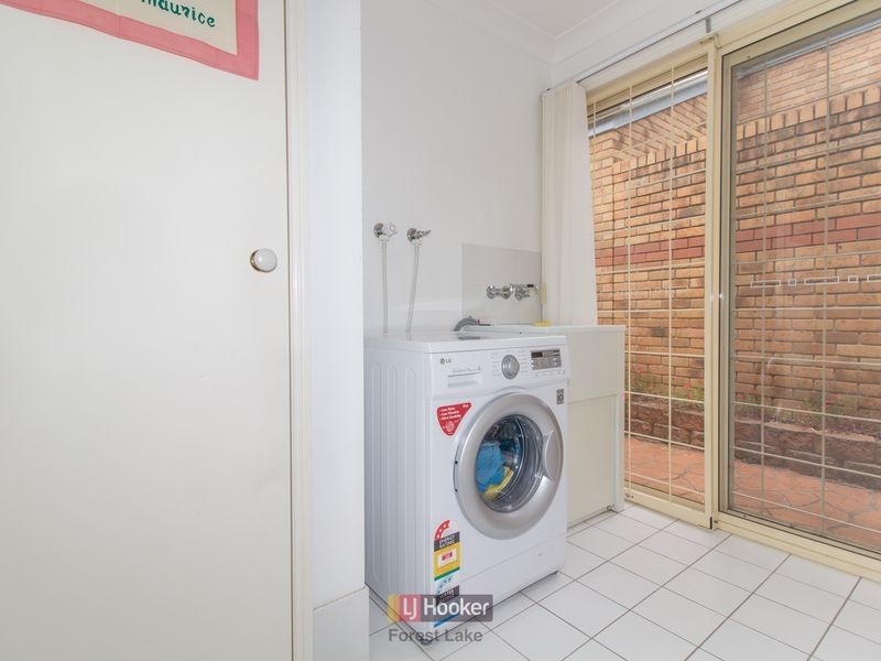 1 Honeysuckle Place, Forest Lake QLD 4078