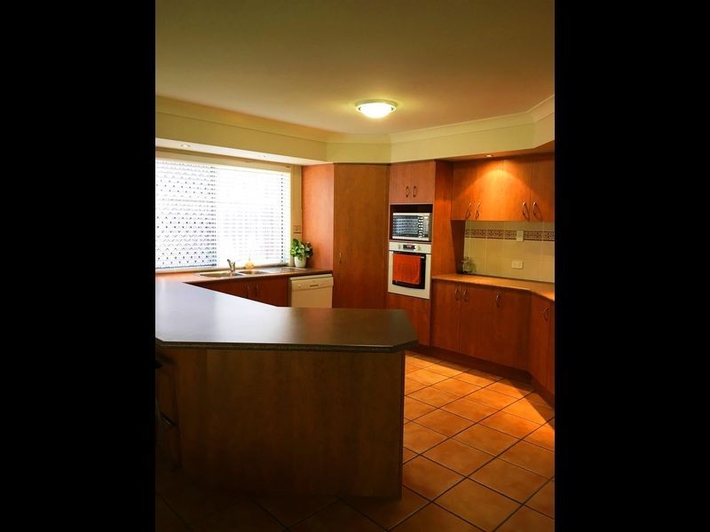 7 St Ives Circuit, Forest Lake QLD 4078