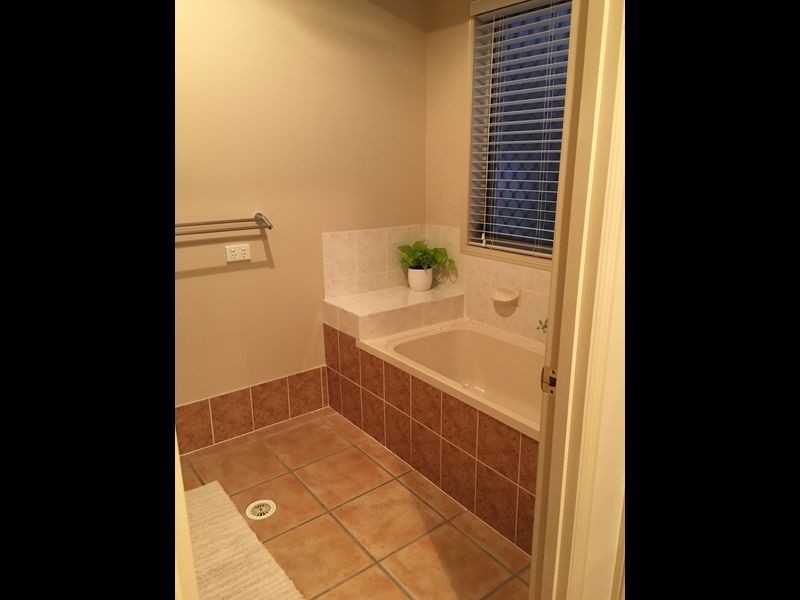 7 St Ives Circuit, Forest Lake QLD 4078