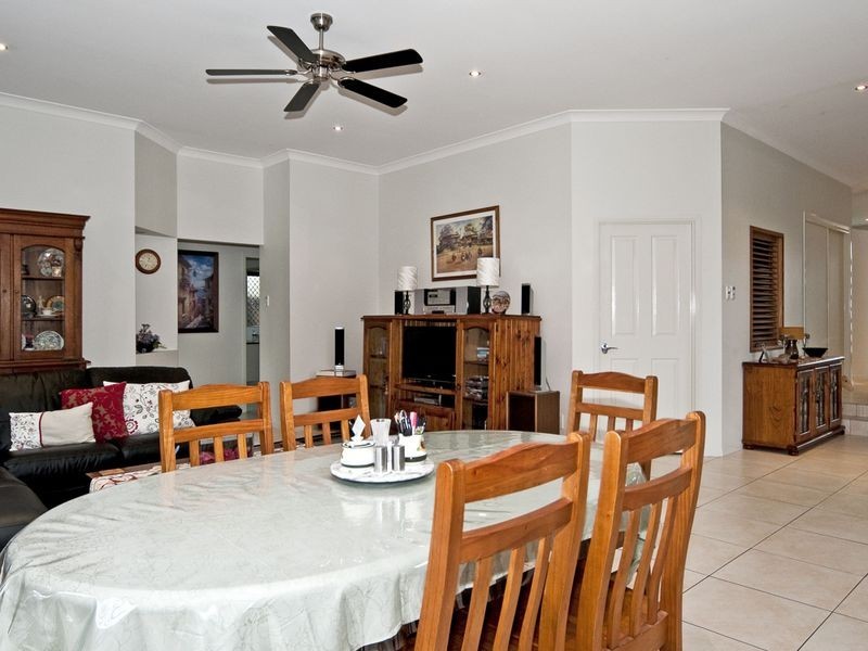 8 Gregory Close, Forest Lake QLD 4078