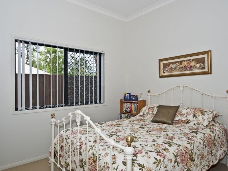 8 Gregory Close, Forest Lake QLD 4078