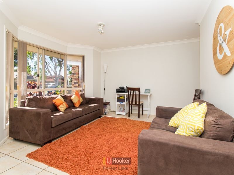 18 Tenterfield Place, Forest Lake QLD 4078