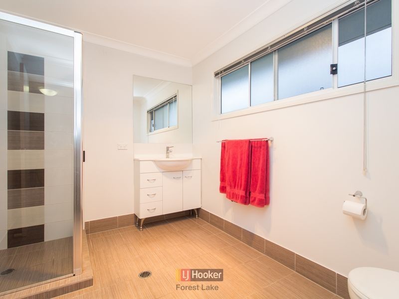 68 Parkwood Drive, Heathwood QLD 4110