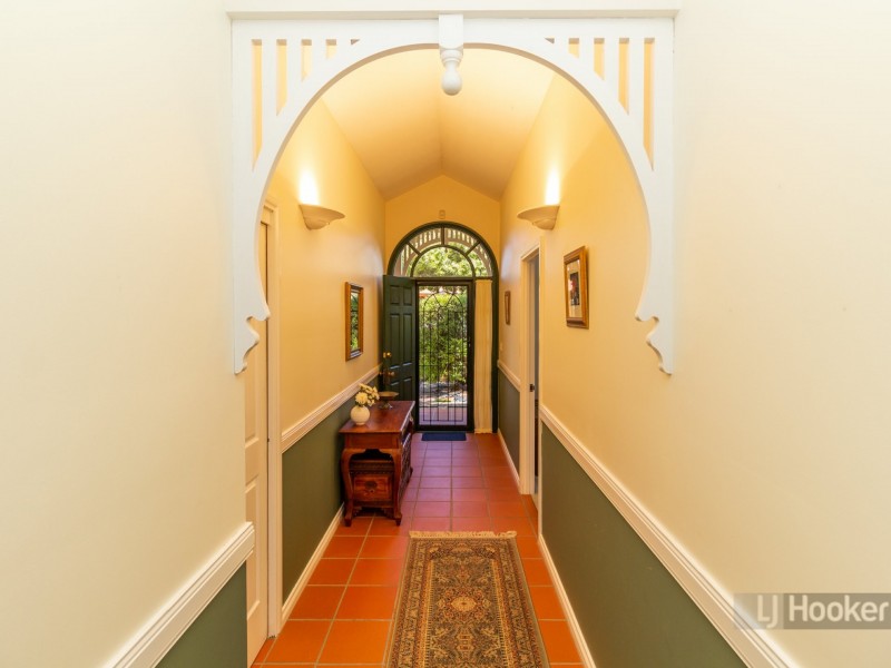 23 Banksia Circuit, Forest Lake QLD 4078