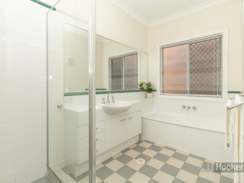 23 Banksia Circuit, Forest Lake QLD 4078