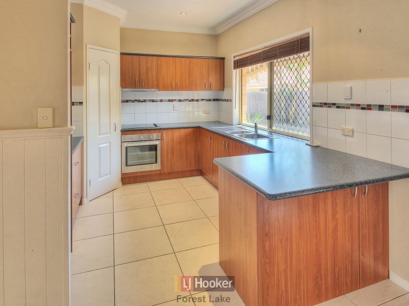 6 Moran Crescent, Forest Lake QLD 4078