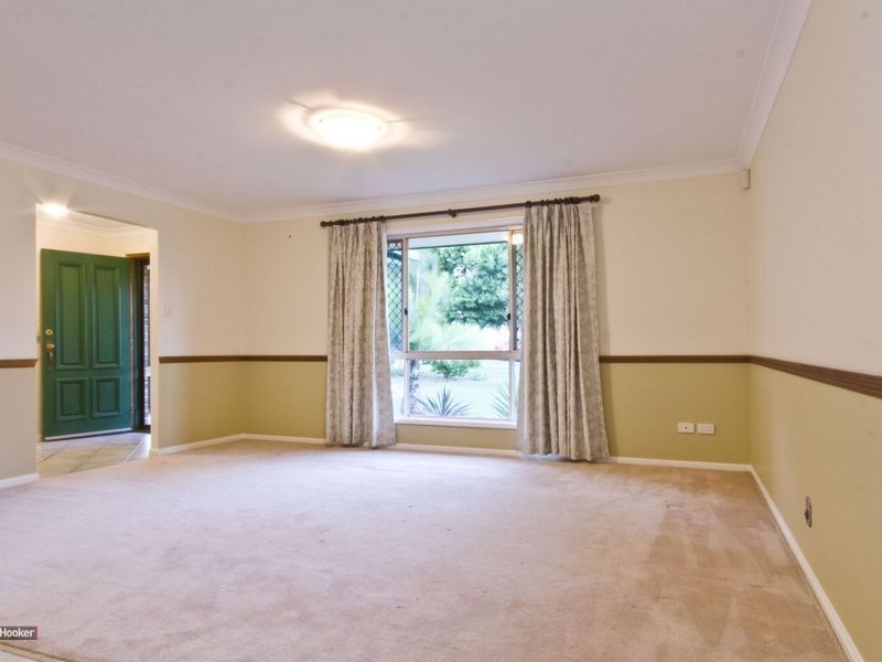 5 Scarlet Place, Forest Lake QLD 4078