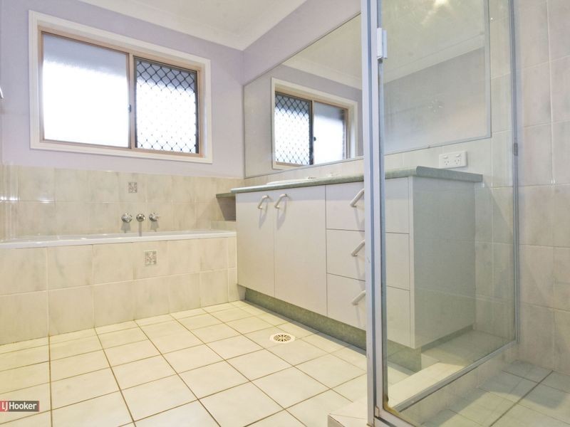 5 Scarlet Place, Forest Lake QLD 4078