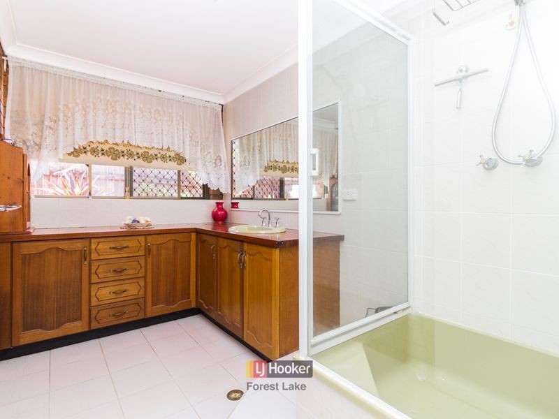 6 Rayners Place, Boronia Heights QLD 4124