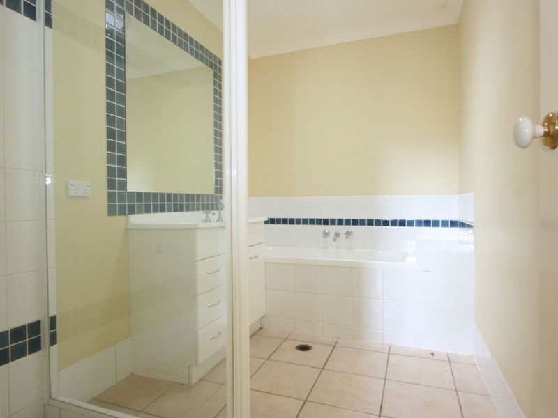 40 Paton Crescent, Forest Lake QLD 4078