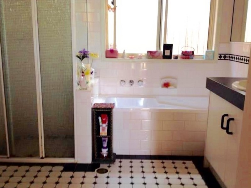 4 Cook Street, Forest Lake QLD 4078