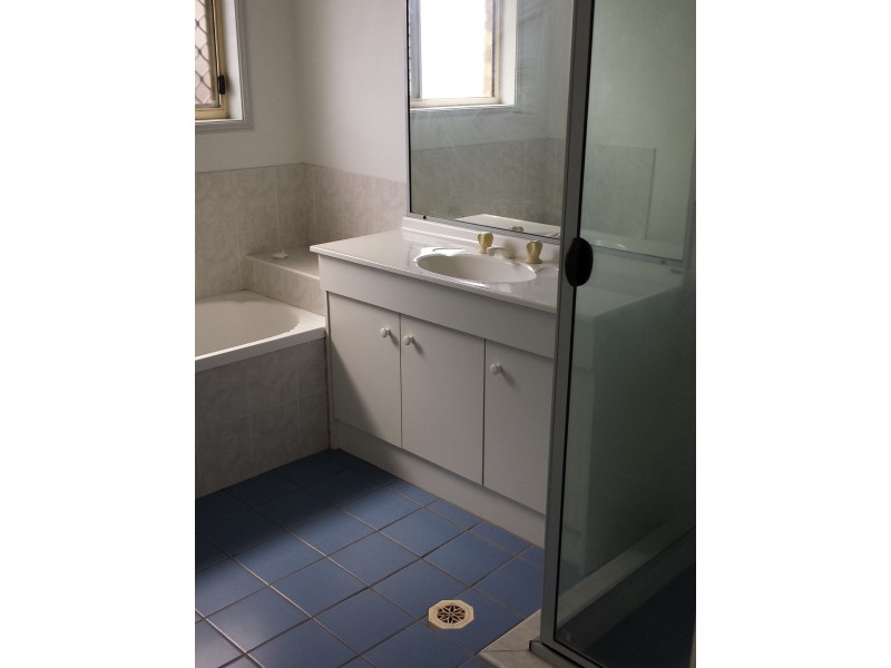 7 Central Street, Forest Lake QLD 4078