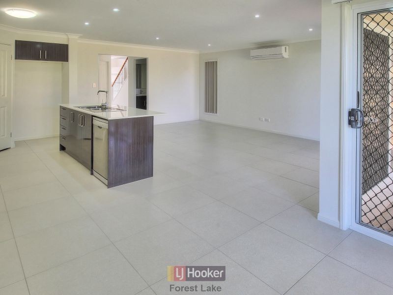 12 The Avenue, Heathwood QLD 4110