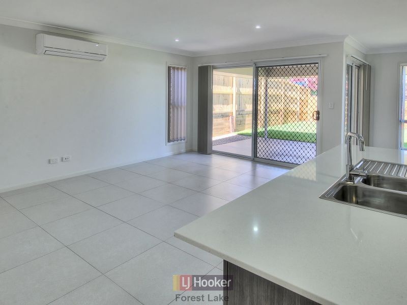 12 The Avenue, Heathwood QLD 4110