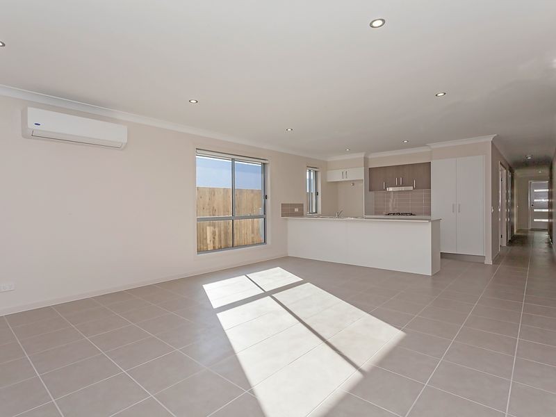 16 The Avenue, Heathwood QLD 4110