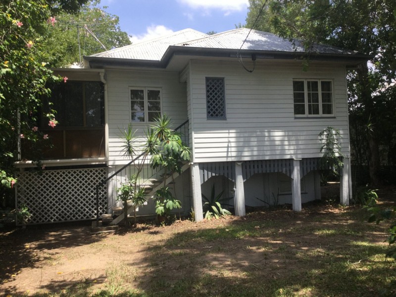 73 Irwin Terrace, Oxley QLD 4075