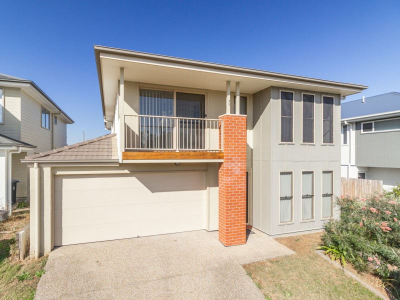 8 Kent Street, Heathwood QLD 4110