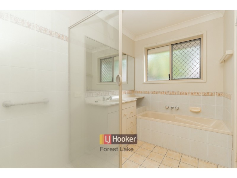 2 Selwyn Close, Forest Lake QLD 4078