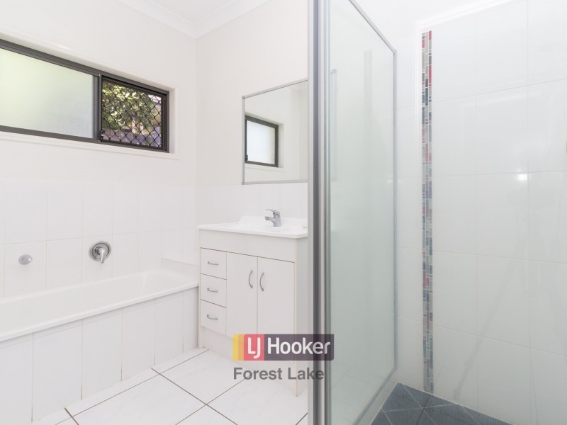 11 Glen Echo Street, Springfield Lakes QLD 4300