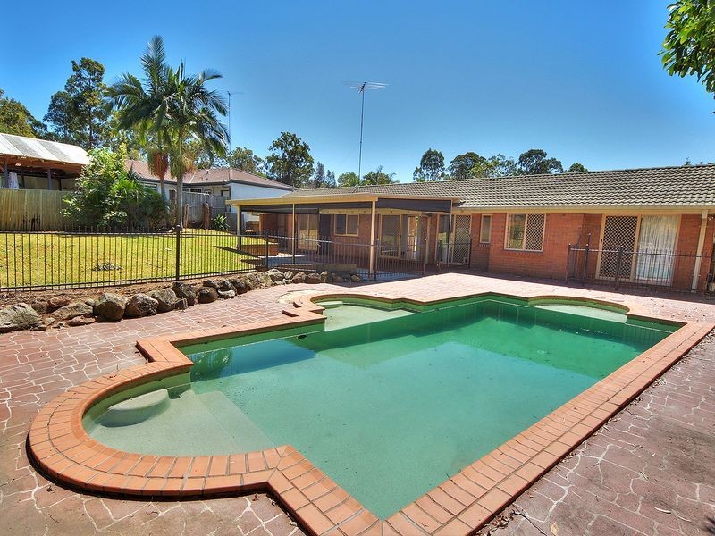 9 Phillip Place, Forest Lake QLD 4078