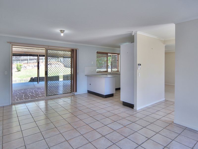 9 Phillip Place, Forest Lake QLD 4078