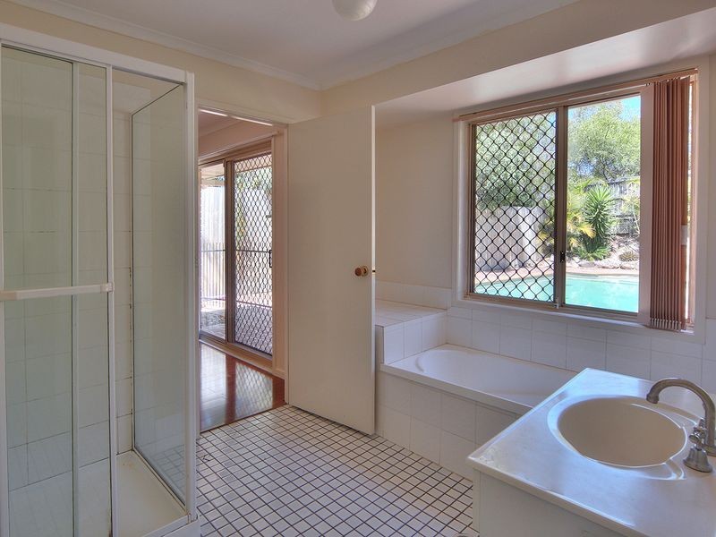 9 Phillip Place, Forest Lake QLD 4078