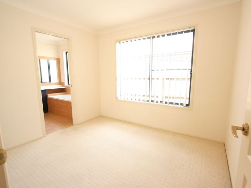 13 Ashton Way, Forest Lake QLD 4078