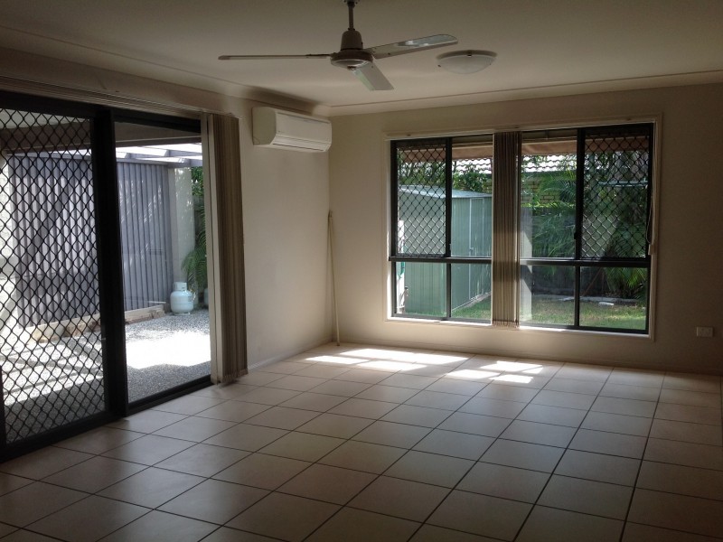 2/84 Cascade Drive, Forest Lake QLD 4078