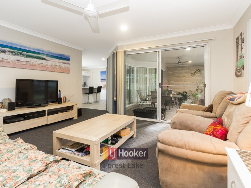 16 Fraser Place, Forest Lake QLD 4078