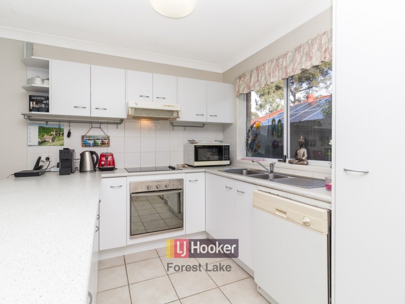 16 Fraser Place, Forest Lake QLD 4078