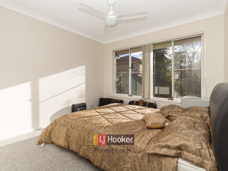 16 Fraser Place, Forest Lake QLD 4078