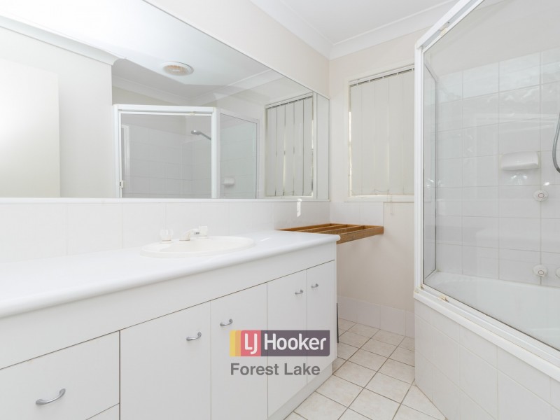 16 Fraser Place, Forest Lake QLD 4078