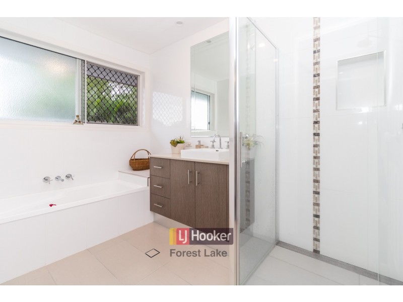 10 Tamborine Place, Forest Lake QLD 4078