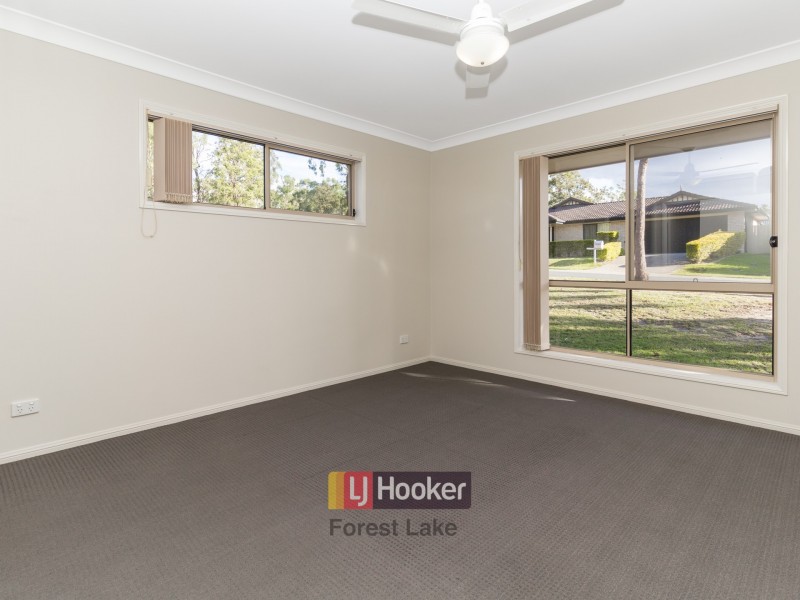 33 Jubilee Avenue, Forest Lake QLD 4078