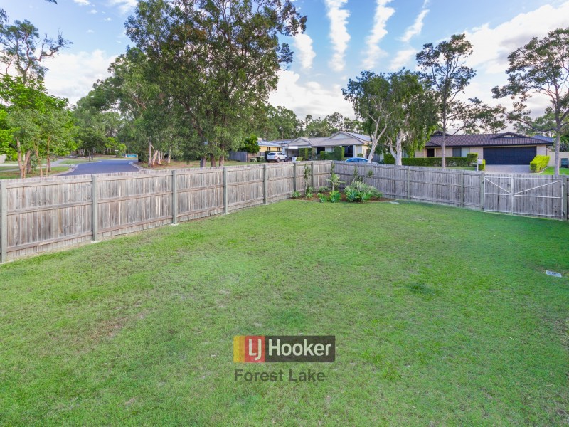 33 Jubilee Avenue, Forest Lake QLD 4078