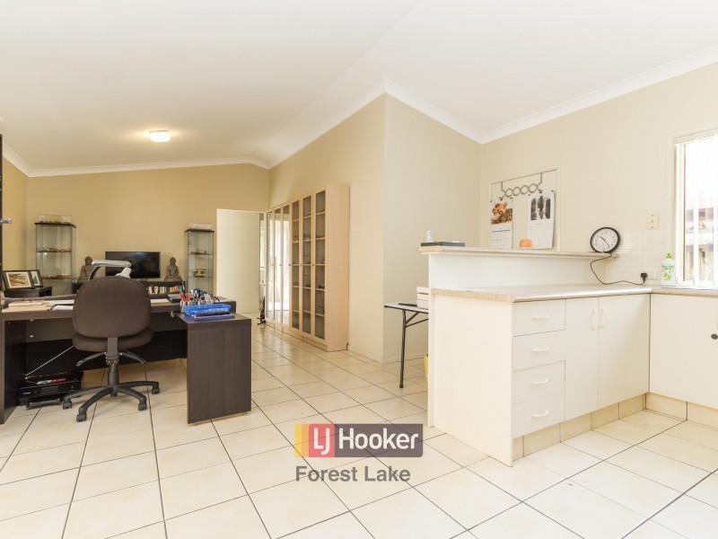 31 Laricina Circuit, Forest Lake QLD 4078