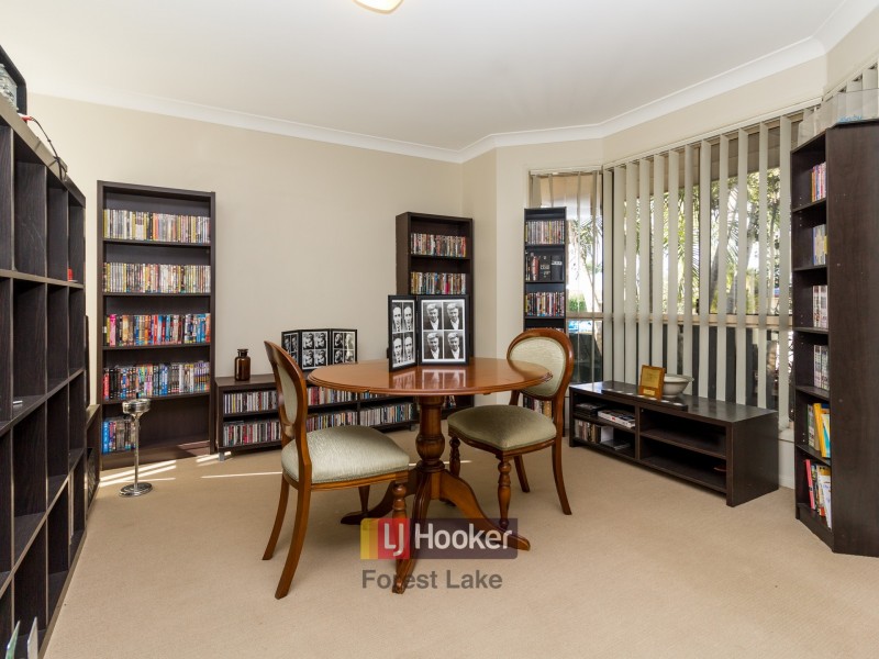 31 Laricina Circuit, Forest Lake QLD 4078