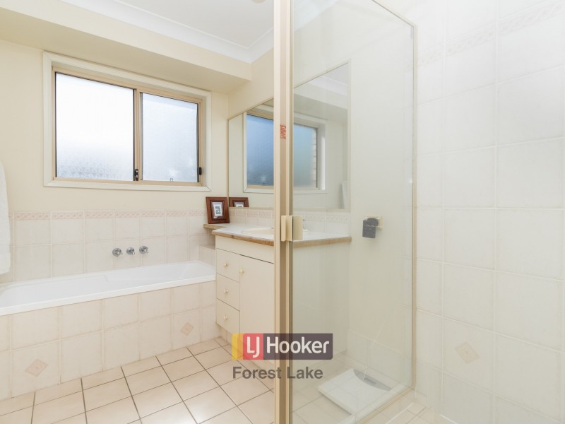 31 Laricina Circuit, Forest Lake QLD 4078