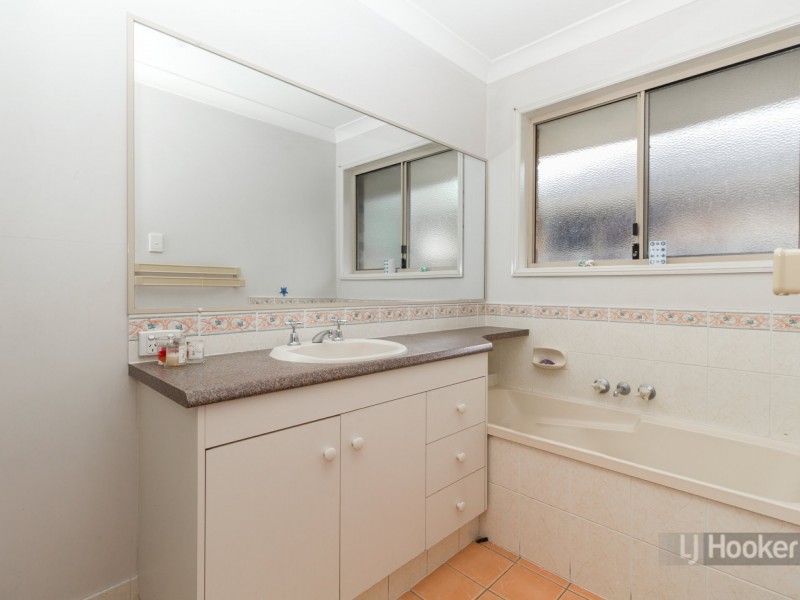 22 Hyde Place, Forest Lake QLD 4078