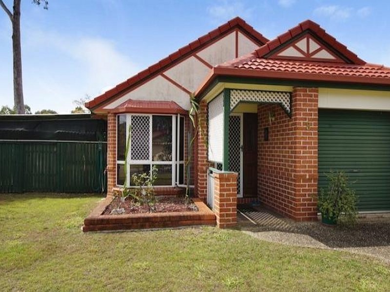 8 Evergreen Place, Forest Lake QLD 4078