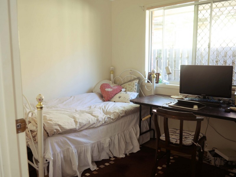 8 Evergreen Place, Forest Lake QLD 4078