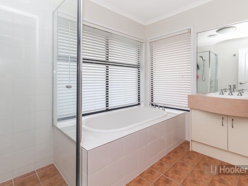 8 Claremont Parade, Forest Lake QLD 4078