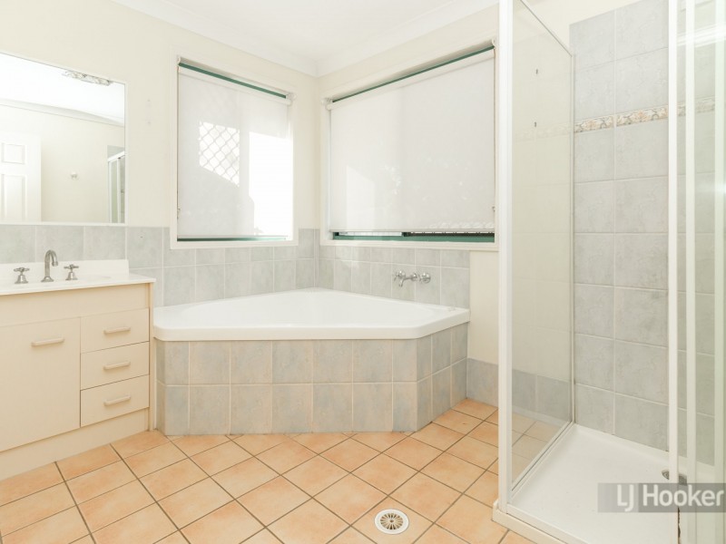 7 Honeysuckle Place, Forest Lake QLD 4078