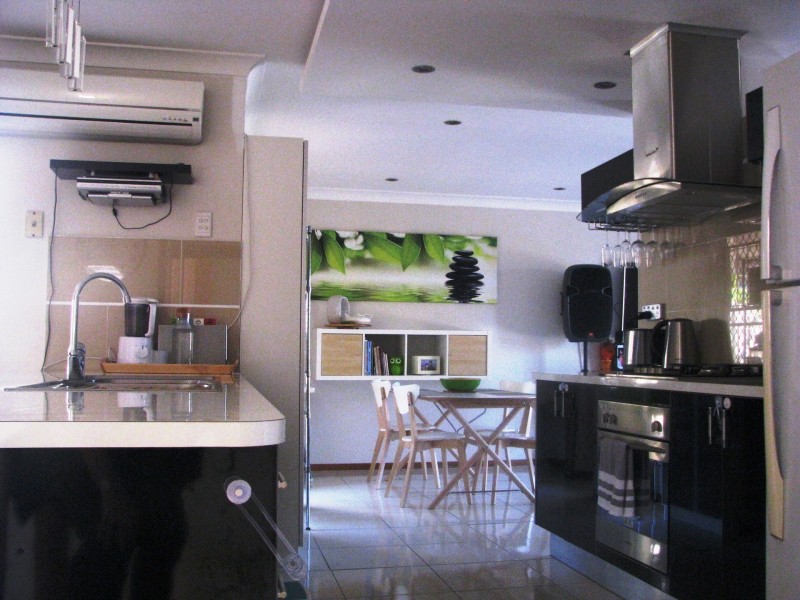 2 Breeza Street, Durack QLD 4077