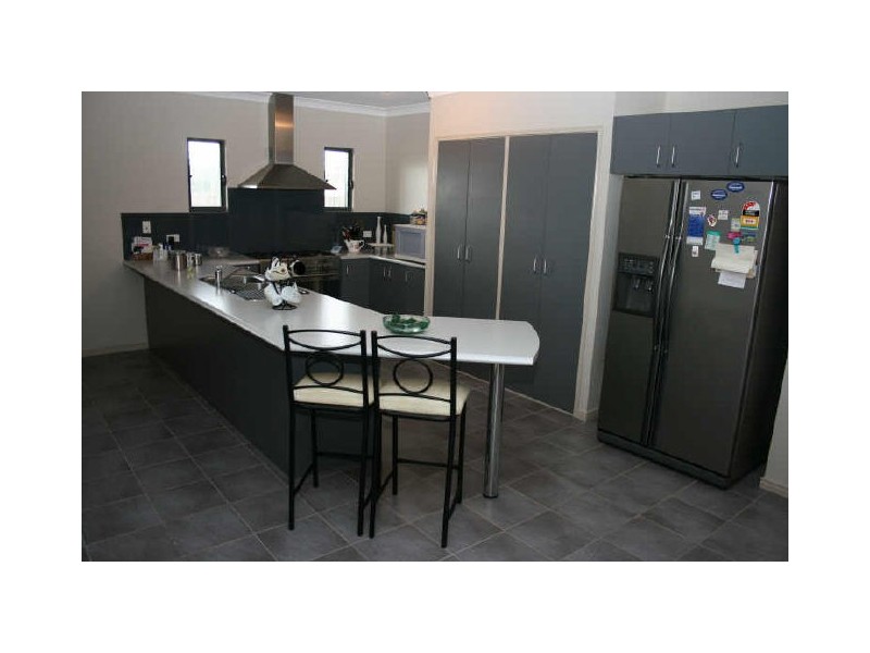8 Hillview Street, Springfield QLD 4300